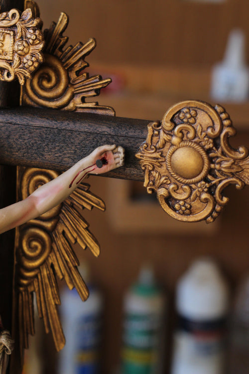 CRUCIFIXO BARROCO PETRUS RESPLENDOR MESA